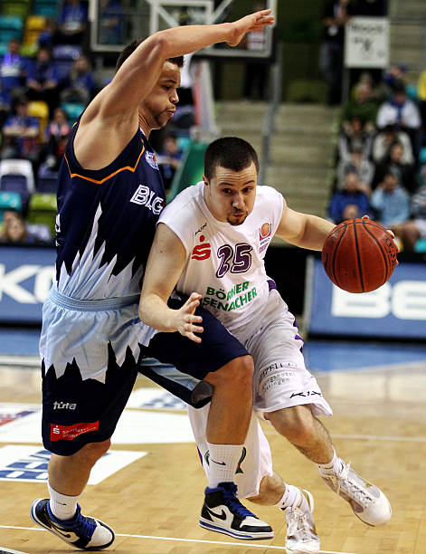 于造犯规能 于造犯规能