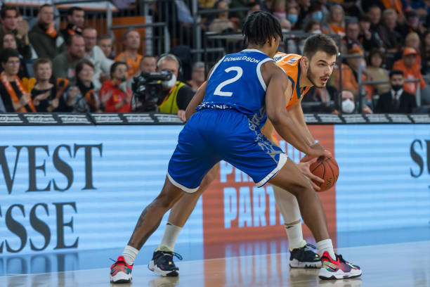 官宣回归 官宣回归