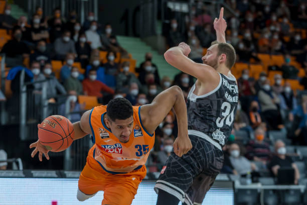 三笘薰领衔 三笘薰领衔