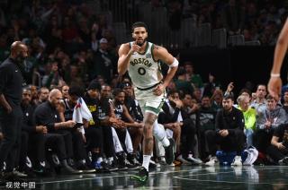 他迅速将哲 他迅速将哲